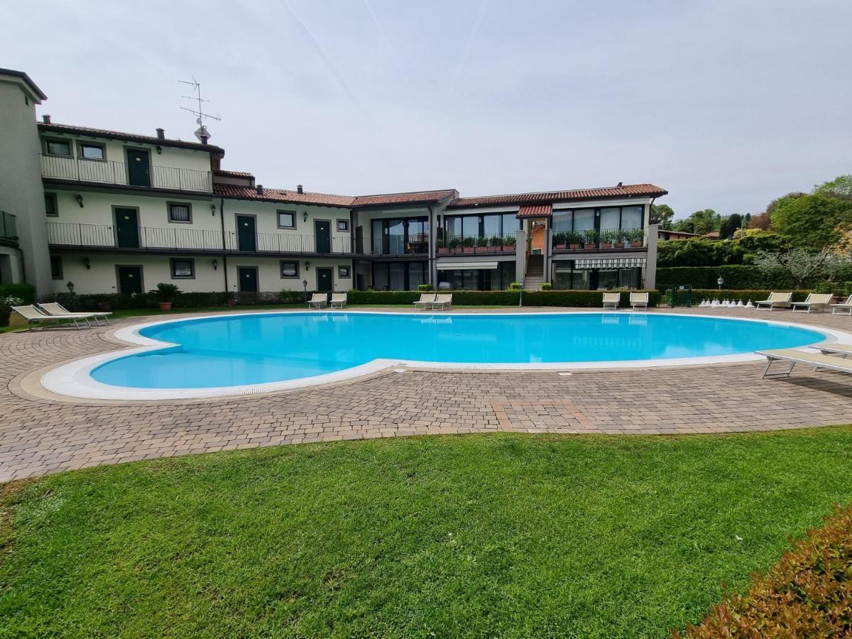 Le Terrazze Sul Lago Hotel & Residence ปาเดงเก ซุล การ์ดา ภายนอก รูปภาพ
