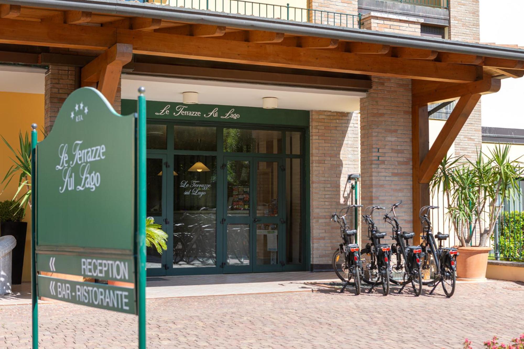 Le Terrazze Sul Lago Hotel & Residence ปาเดงเก ซุล การ์ดา ภายนอก รูปภาพ